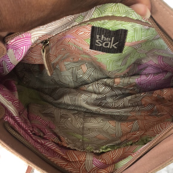 THE SAK tan, cream, and navy blue genuine leather shoulder bag. Braided strap. - Picture 13 of 14